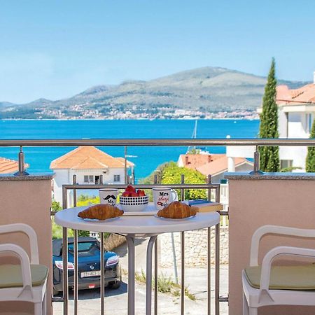 1 Bedroom Stunning Apartment In Okrug Gornji Trogir Eksteriør billede